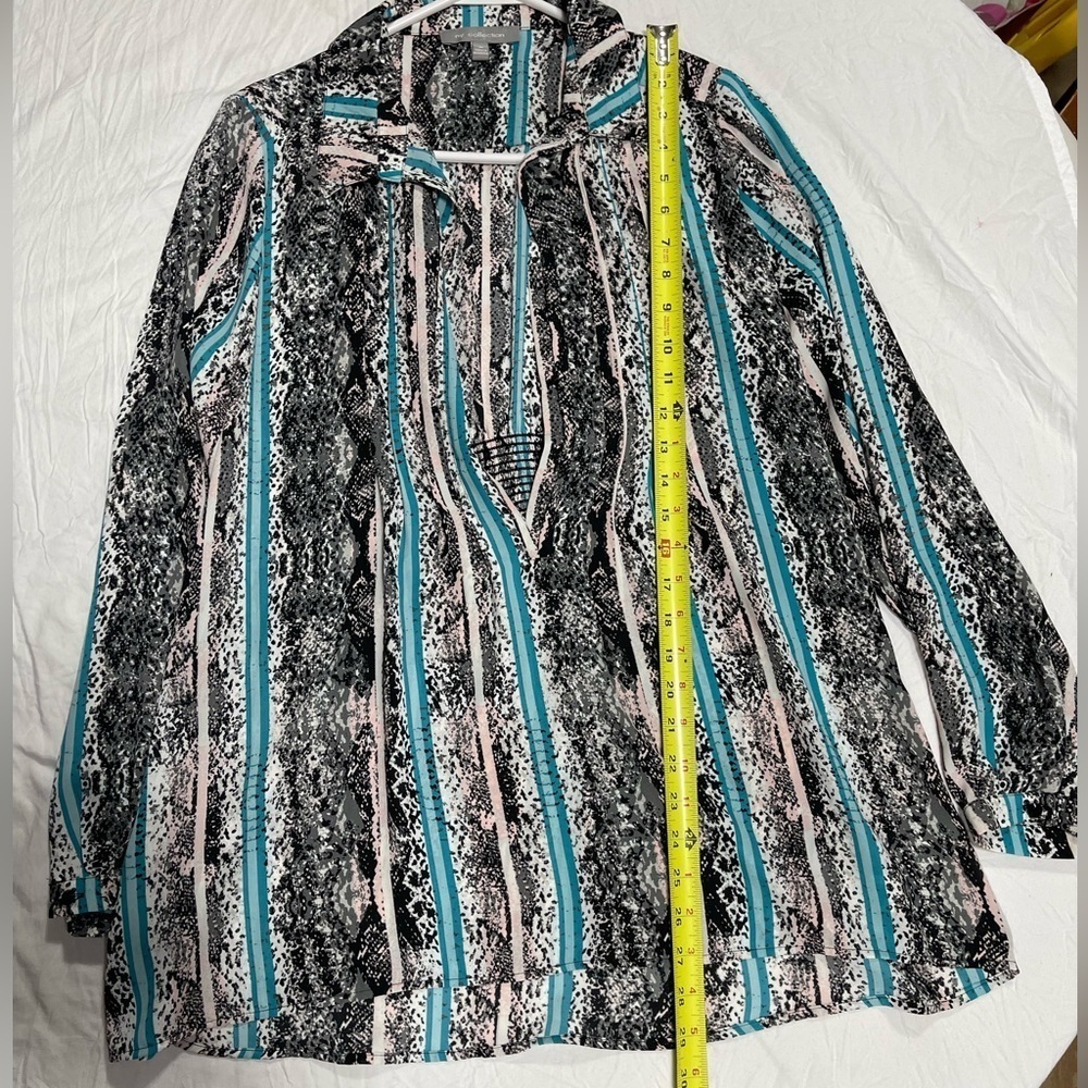 NY Collection animal print hook & eye half closure blouse women’s size M - Picture 10 of 13
